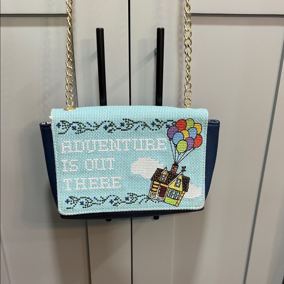 Loungefly DISNEY up purse Adventure is out there Crossbody Bag - Picture 1 of 4